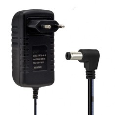 İK-020 12.6V Lithium Şarj Adaptörü